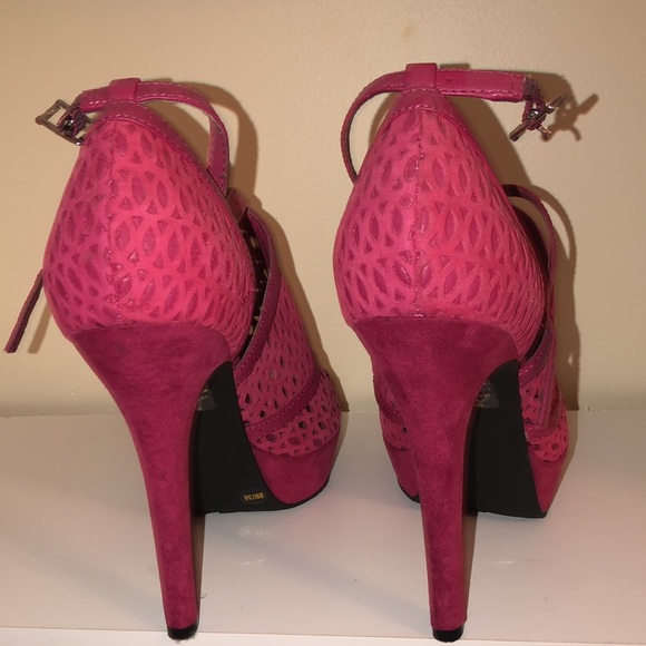 BCBG suede peep toe heels - Picture 2 of 3